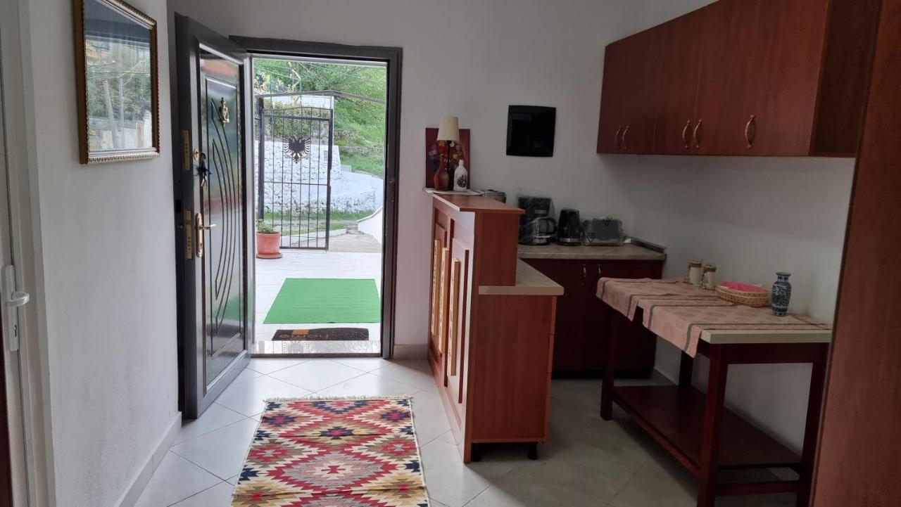 Kalaja Inn Круя Экстерьер фото