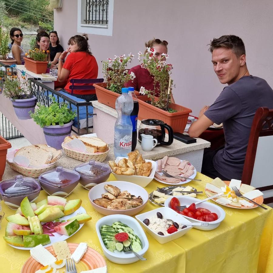 Kalaja Inn Круя Экстерьер фото