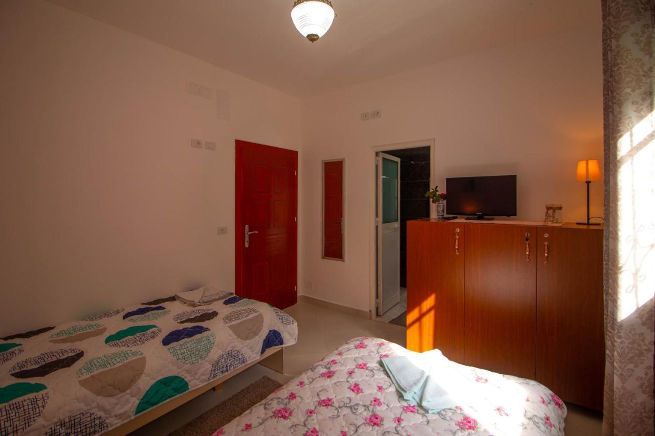 Kalaja Inn Круя Экстерьер фото