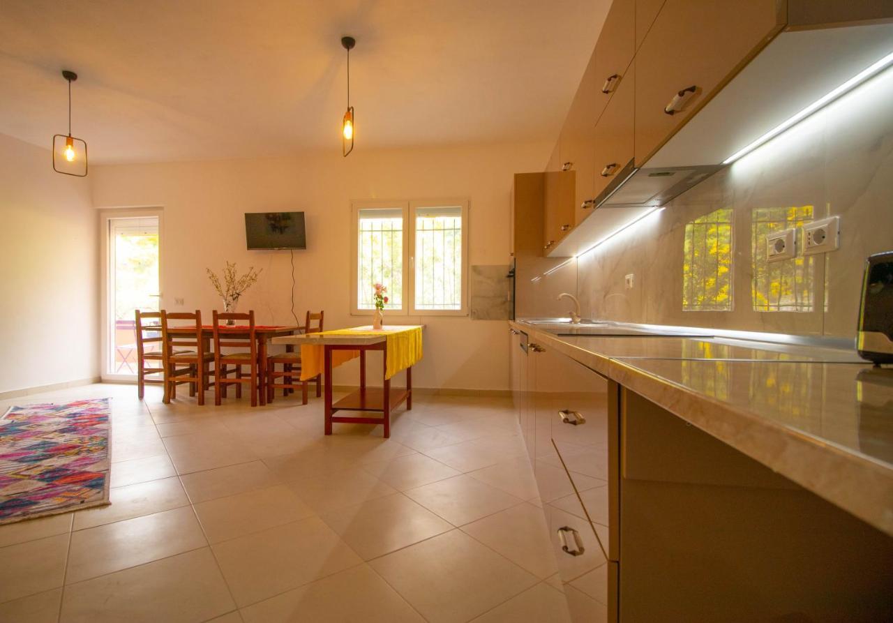 Kalaja Inn Круя Экстерьер фото