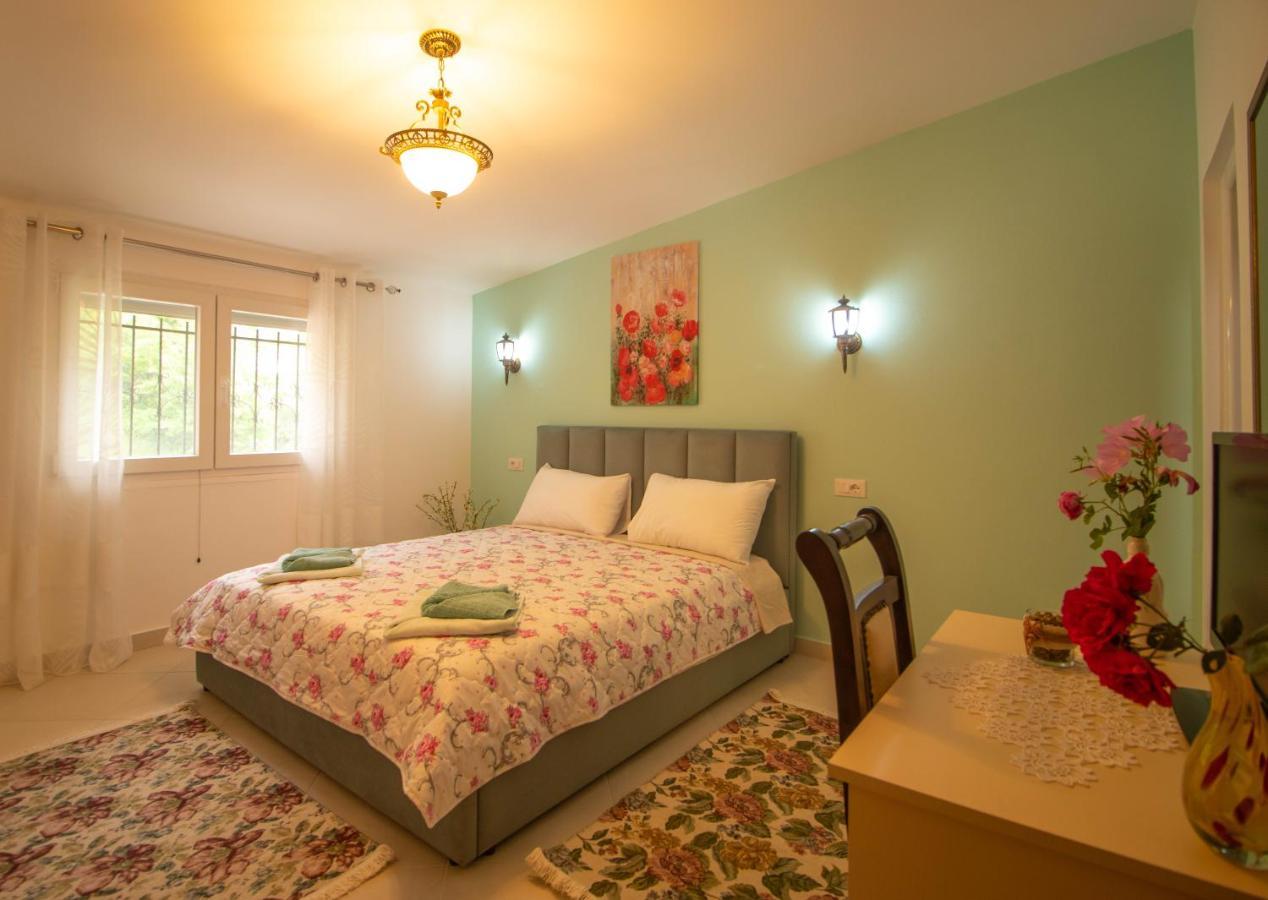 Kalaja Inn Круя Экстерьер фото