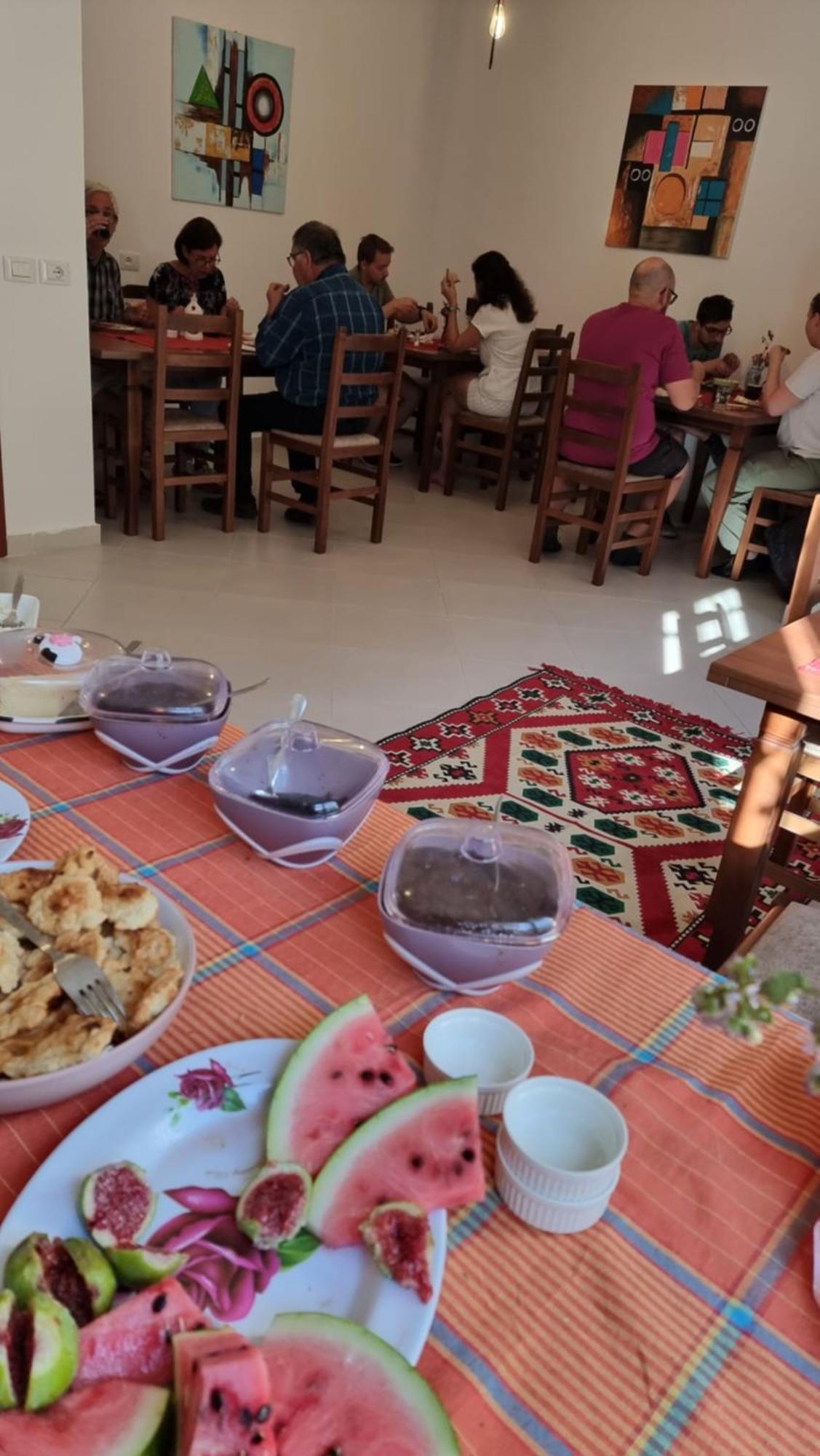 Kalaja Inn Круя Экстерьер фото