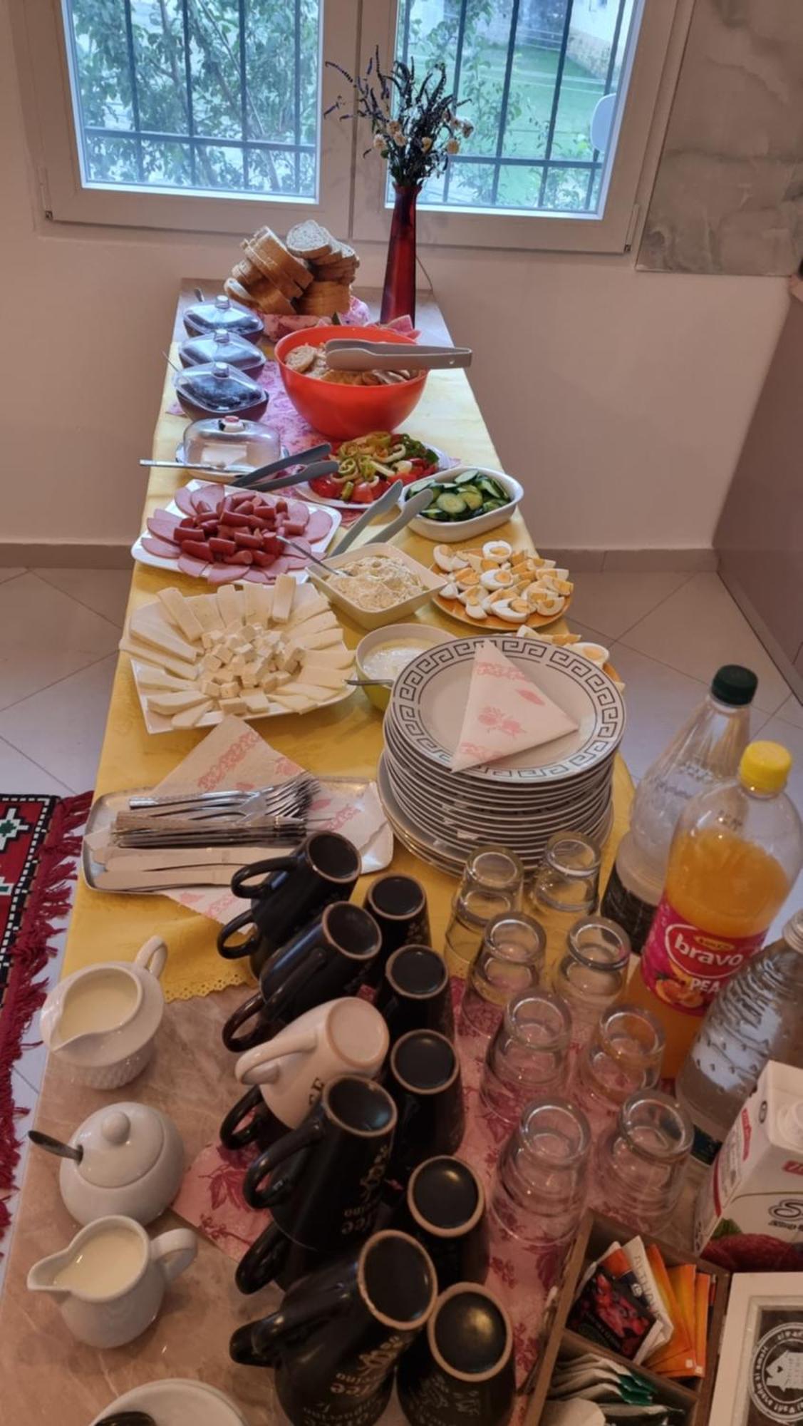 Kalaja Inn Круя Экстерьер фото