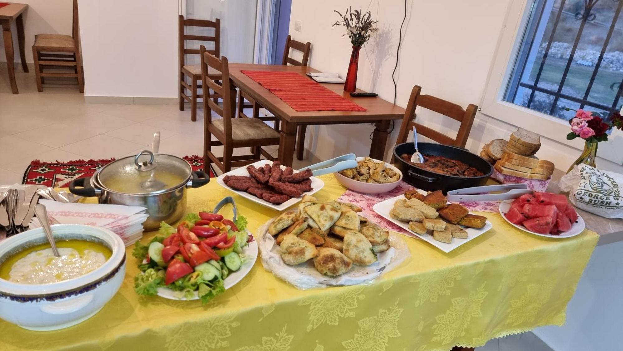Kalaja Inn Круя Экстерьер фото